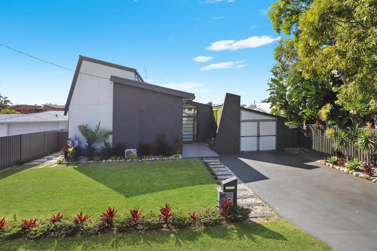 Mooloolaba Canal Home - Modern 4Bedroom With Spa, Sauna And Private Pontoon - New Proprietor 2024 Australia