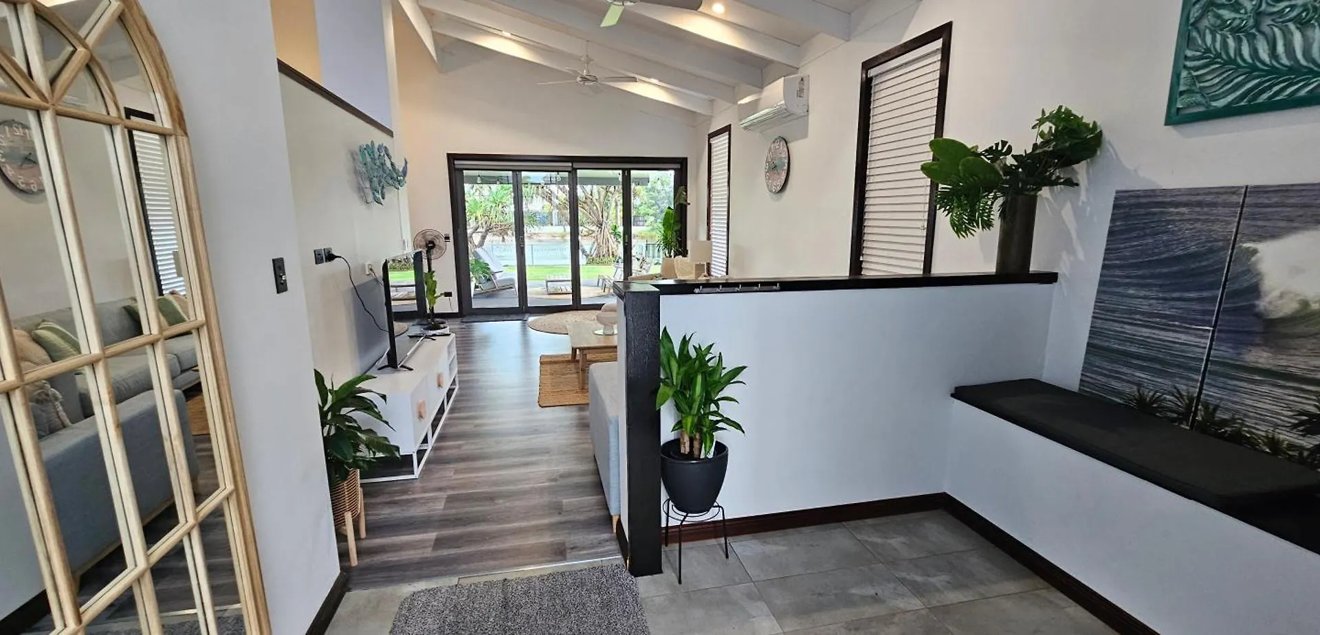Mooloolaba Canal Home - Modern 4Bedroom With Spa, Sauna And Private Pontoon - New Proprietor 2024 0*,  Australia
